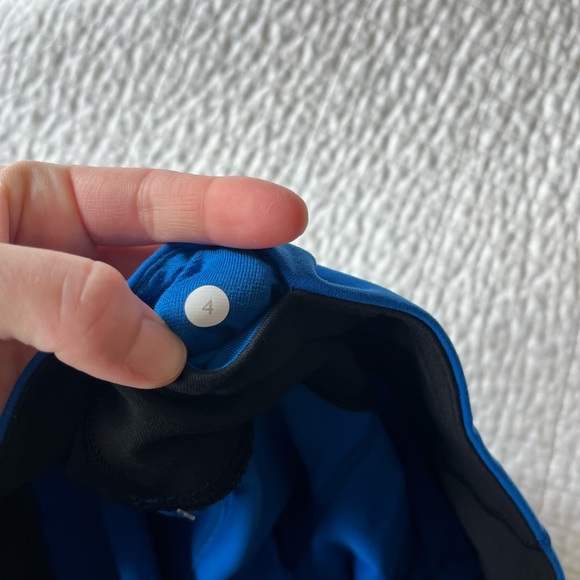 Lululemon Gather and Crow crop - Picture 3 of 7